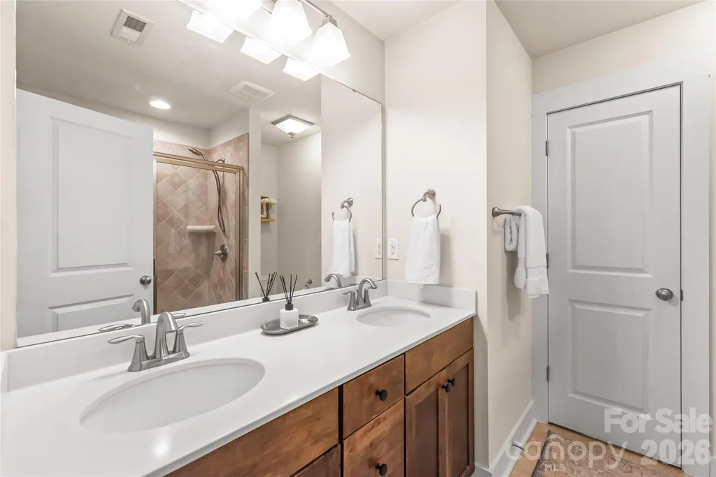 3217 Bending Birch Place Charlotte NC 28206