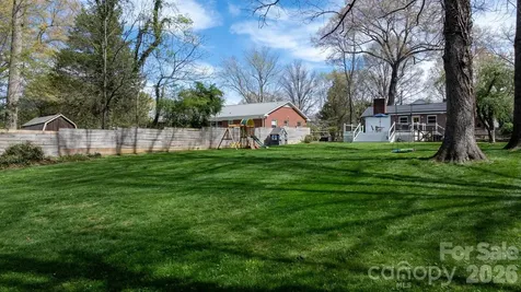 95 18th Avenue NW Hickory NC 28601