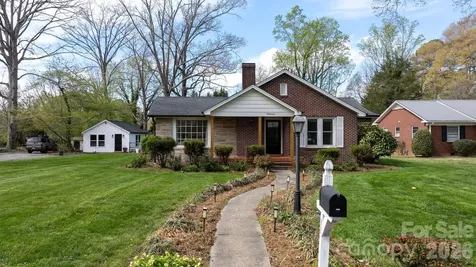 95 18th Avenue NW Hickory NC 28601