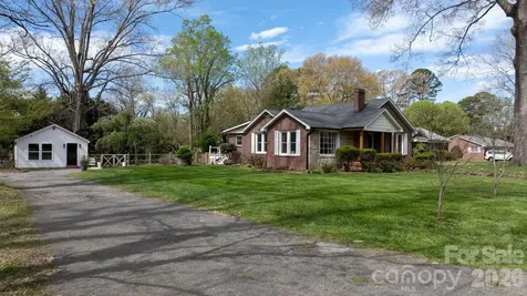 95 18th Avenue NW Hickory NC 28601