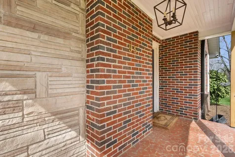 95 18th Avenue NW Hickory NC 28601