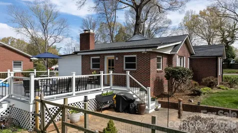 95 18th Avenue NW Hickory NC 28601