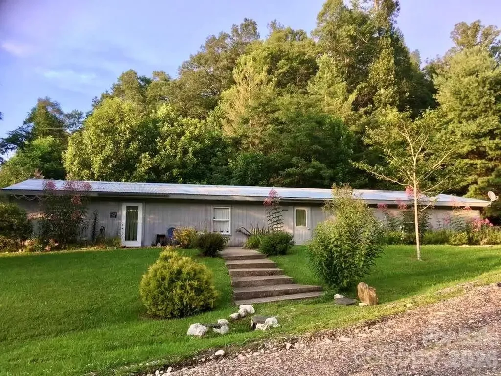 65 Blue Ridge Gem Mine Road Little Switzerland NC 28777