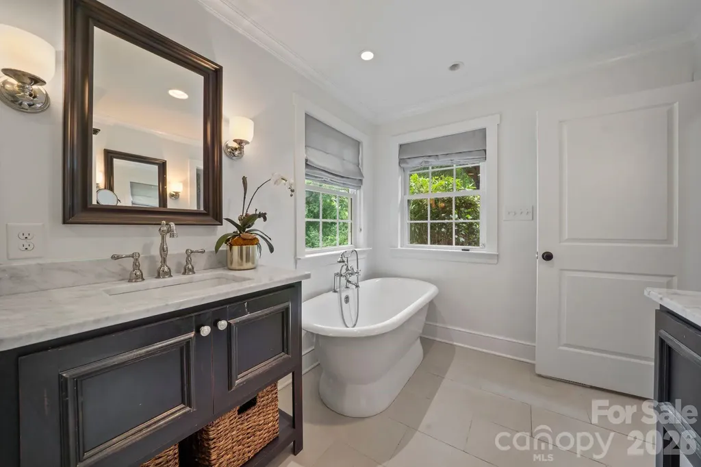 4218 Windemere Lane Charlotte NC 28211