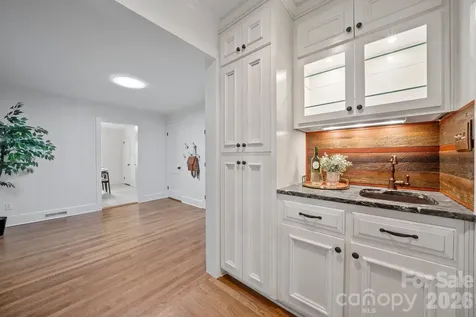 4218 Windemere Lane Charlotte NC 28211