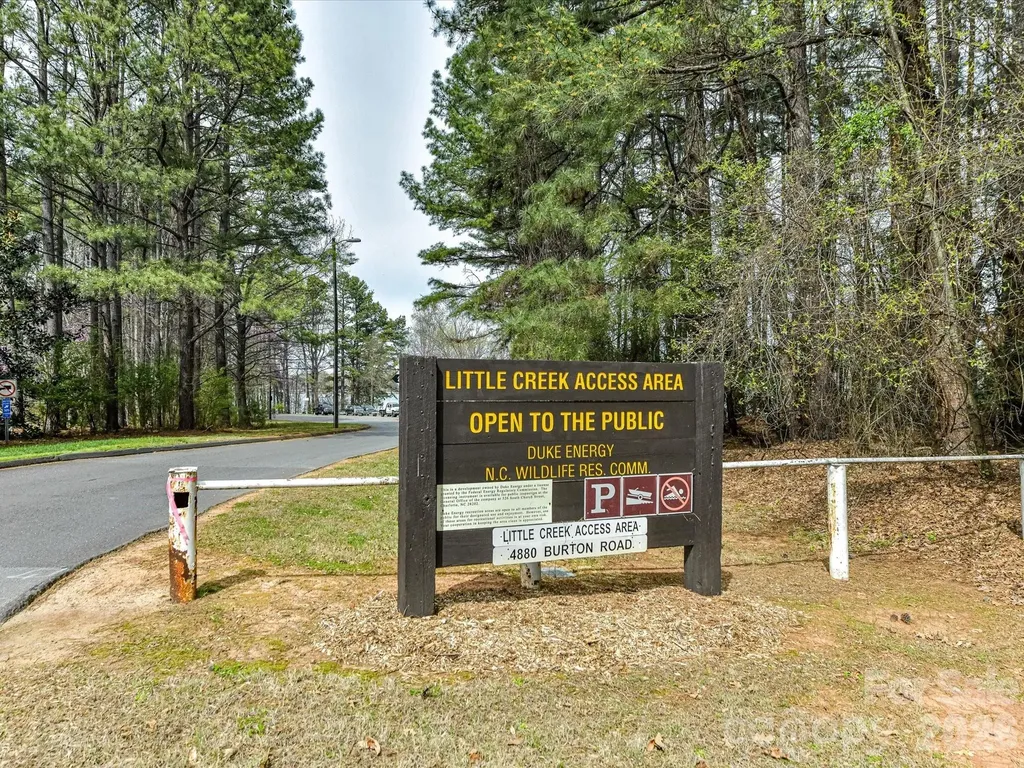 4609 Firethorn Court Denver NC 28037