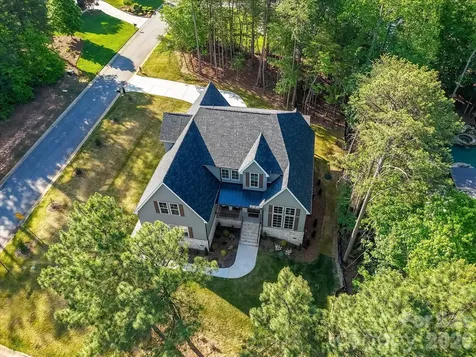 4609 Firethorn Court Denver NC 28037
