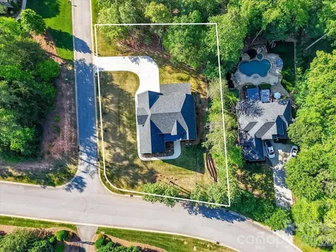 4609 Firethorn Court Denver NC 28037