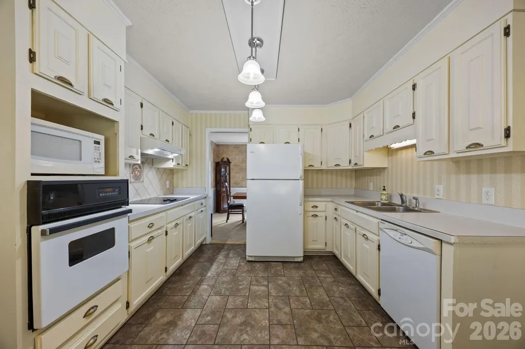 3124 Primrose Drive Hendersonville NC 28792