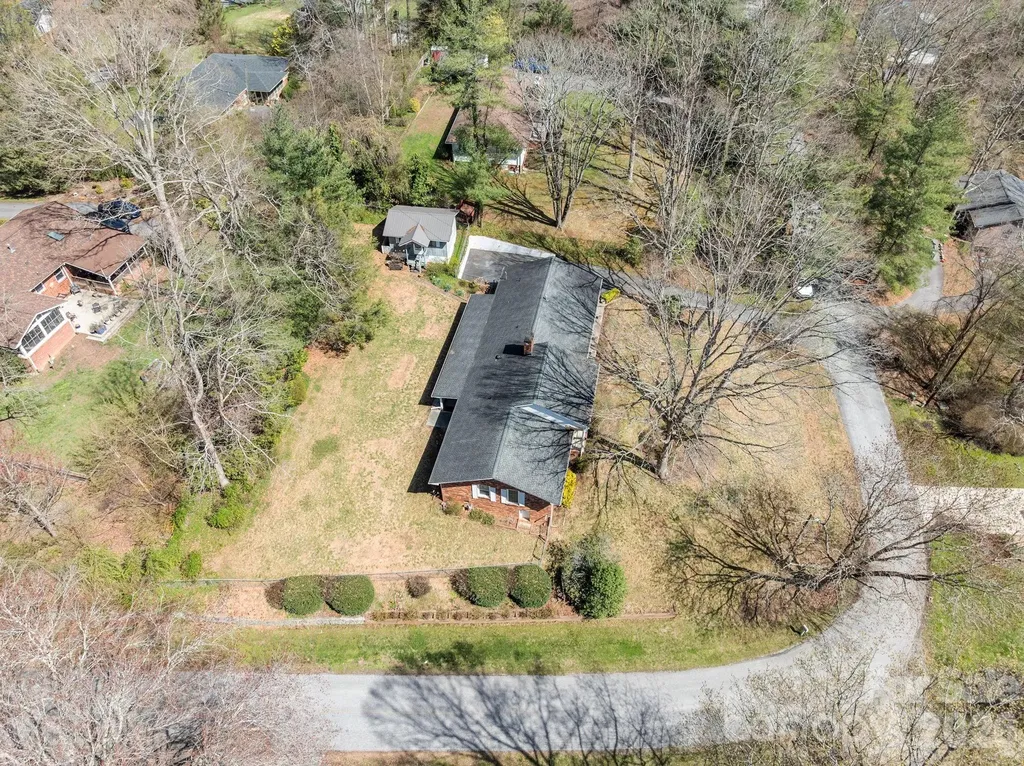 3124 Primrose Drive Hendersonville NC 28792
