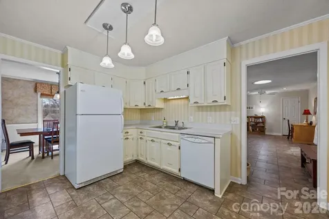 3124 Primrose Drive Hendersonville NC 28792