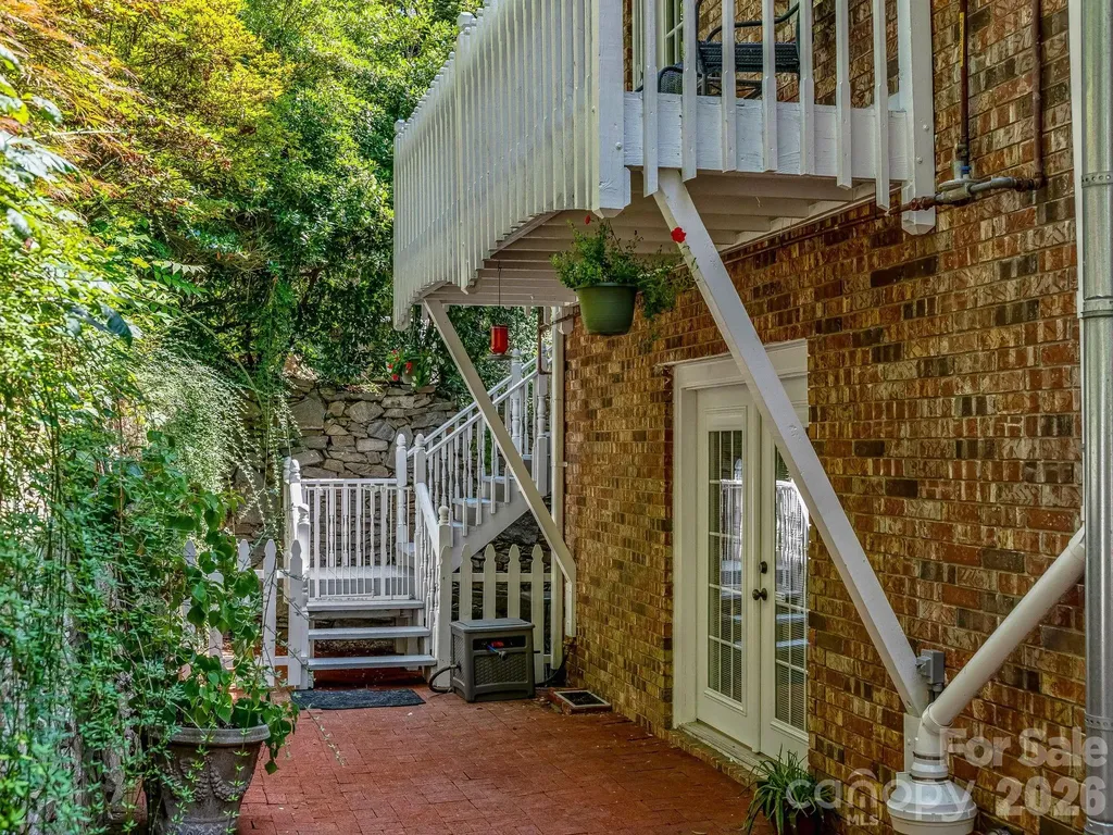 163 Northern Lights Lane Hendersonville NC 28739