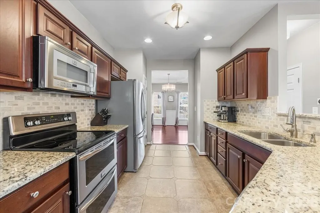 2301 Whitford Lane Charlotte NC 28210