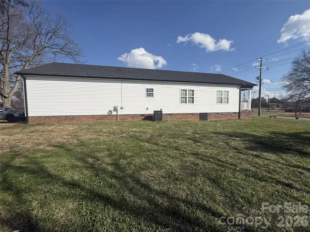 417 E Virginia Avenue Bessemer City NC 28016