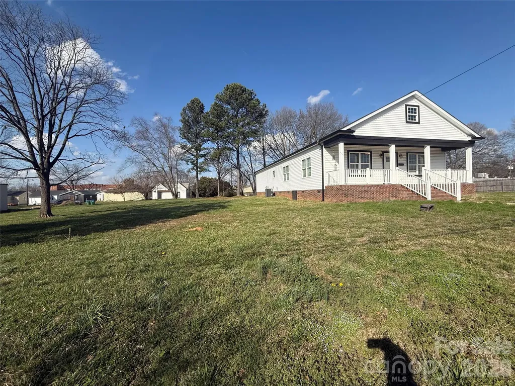 417 E Virginia Avenue Bessemer City NC 28016