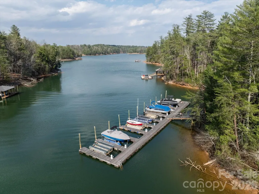 40 Turtle Head Drive Nebo NC 28761