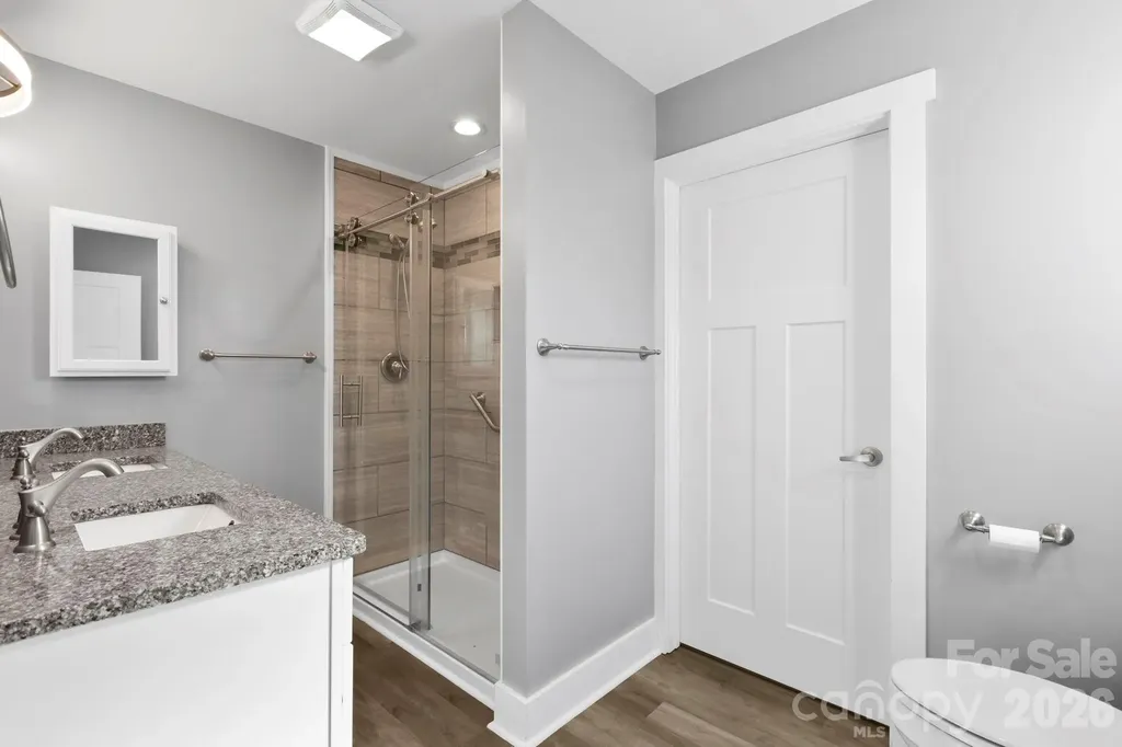 1844 Willow Road Hendersonville NC 28739
