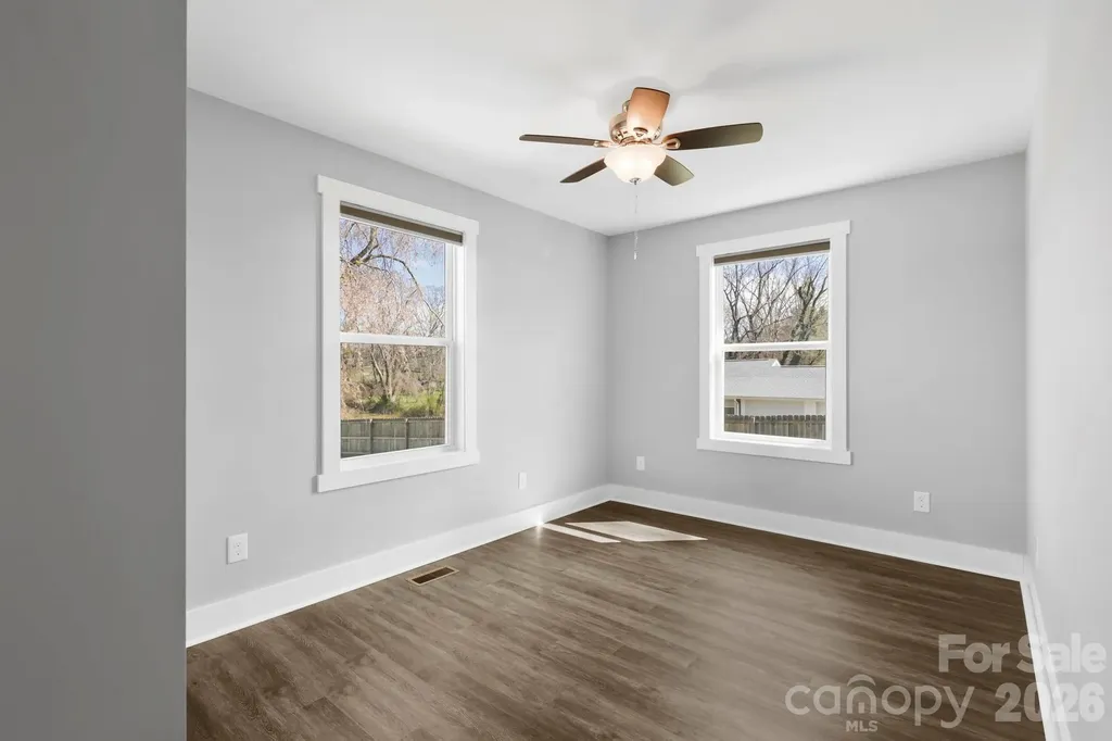 1844 Willow Road Hendersonville NC 28739