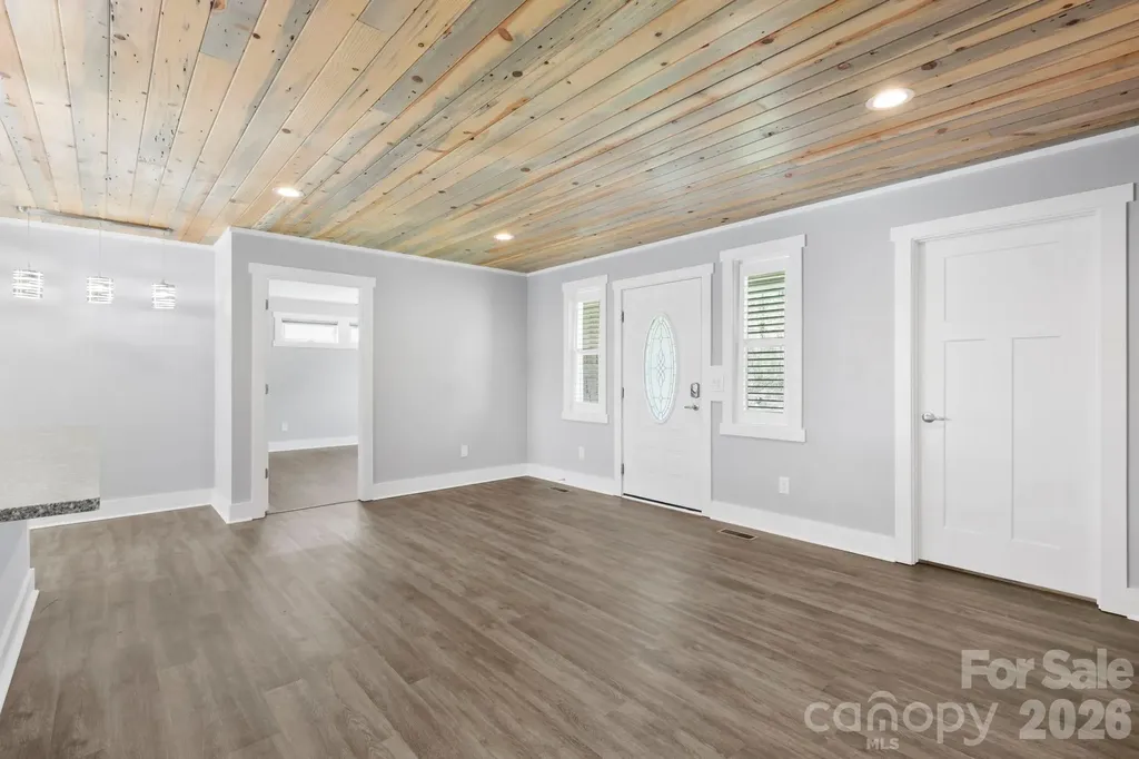 1844 Willow Road Hendersonville NC 28739