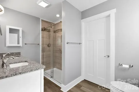 1844 Willow Road Hendersonville NC 28739