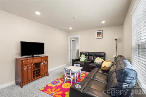 613 Cedar Knoll Circle Pineville NC 28134