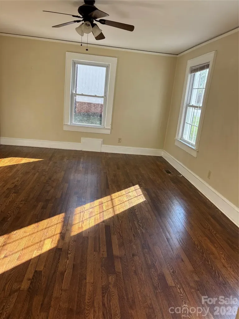 1106 8th Street NE Hickory NC 28601