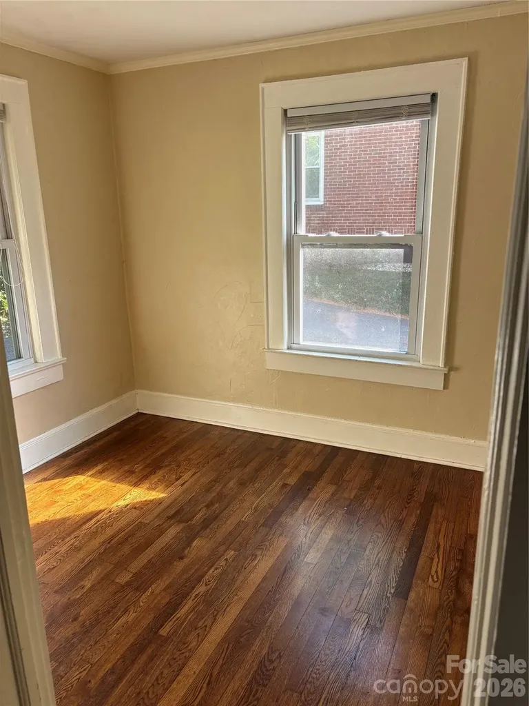 1106 8th Street NE Hickory NC 28601