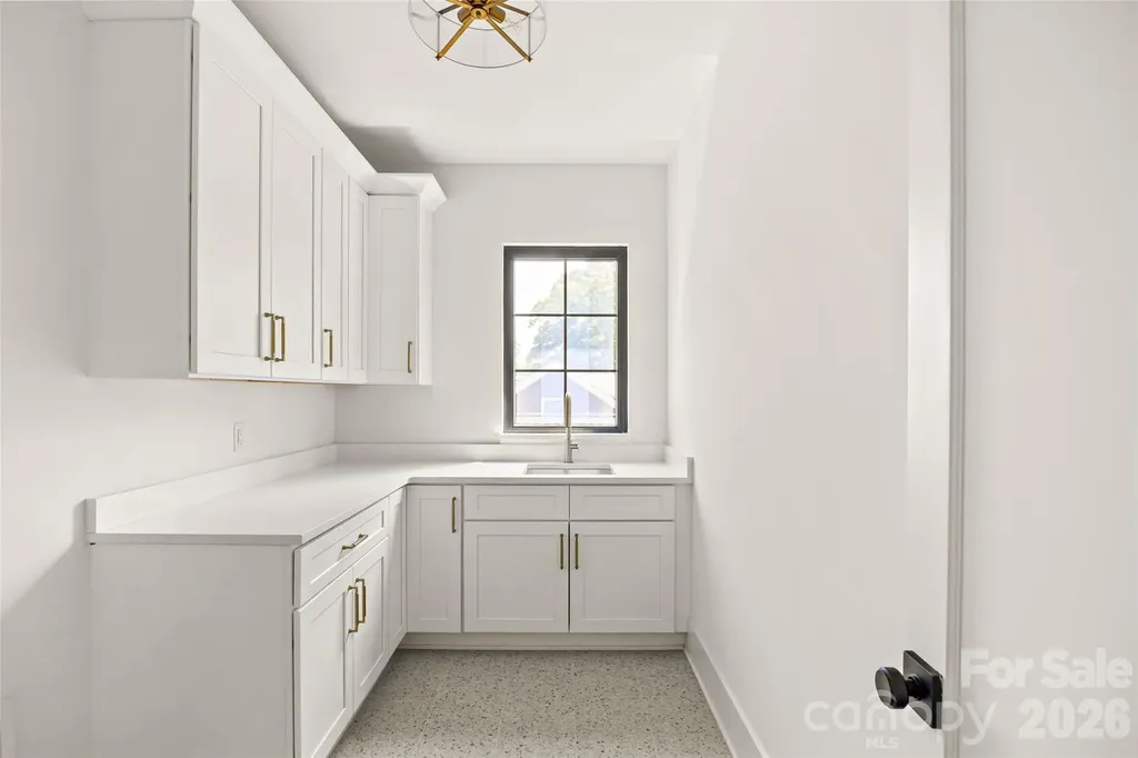 2005 Chatham Avenue Charlotte NC 28205