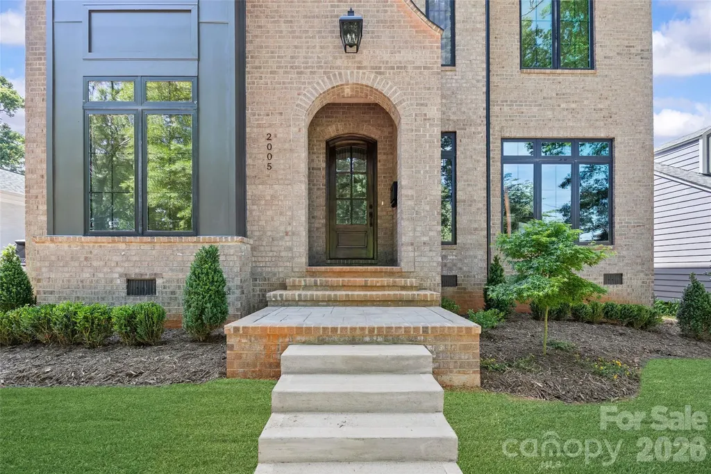 2005 Chatham Avenue Charlotte NC 28205