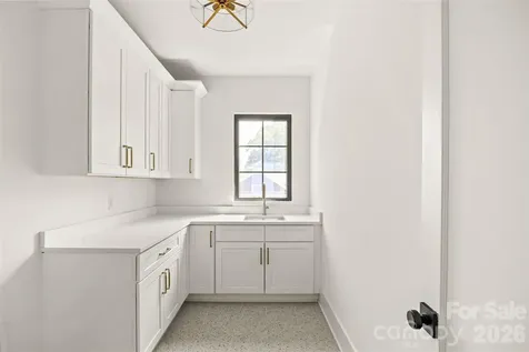 2005 Chatham Avenue Charlotte NC 28205