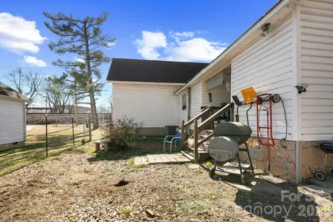 1242 W Airline Avenue Gastonia NC 28052