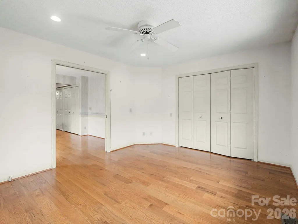 605 Red Oak Drive Hendersonville NC 28791
