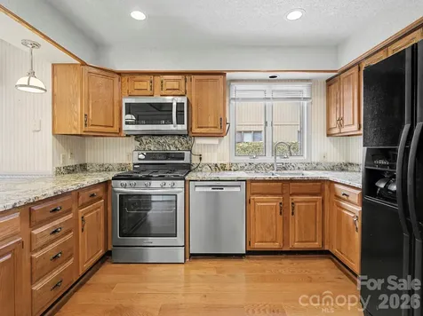 605 Red Oak Drive Hendersonville NC 28791