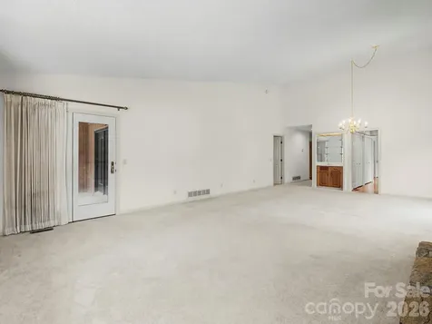 605 Red Oak Drive Hendersonville NC 28791