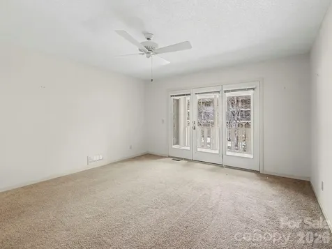 605 Red Oak Drive Hendersonville NC 28791