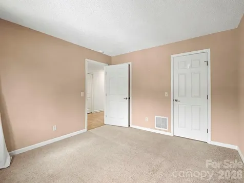 605 Red Oak Drive Hendersonville NC 28791