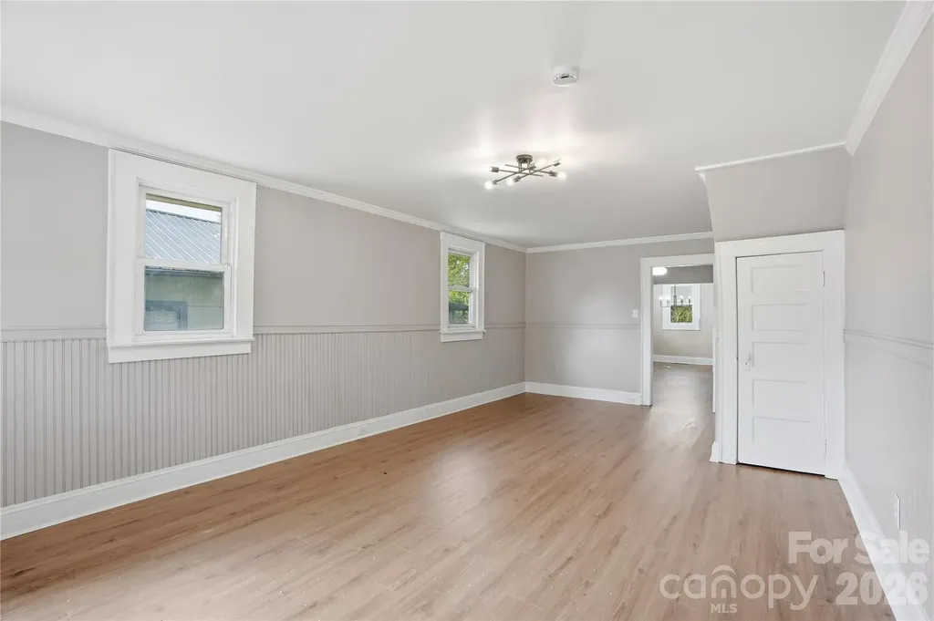 234 S Ervin Avenue Newton NC 28658