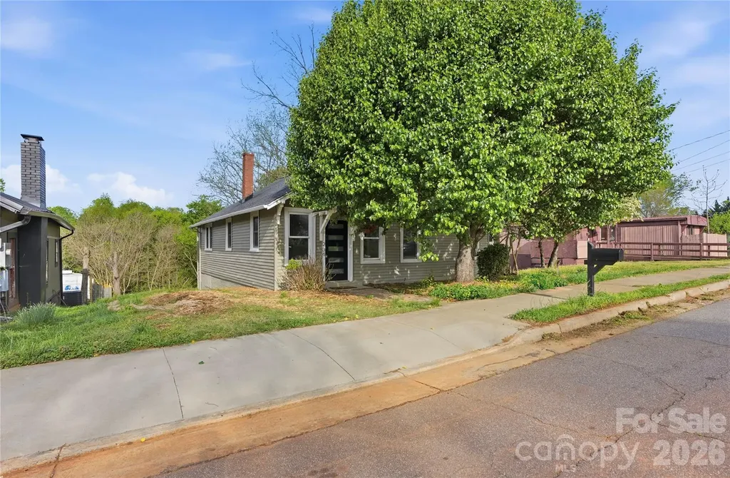 234 S Ervin Avenue Newton NC 28658