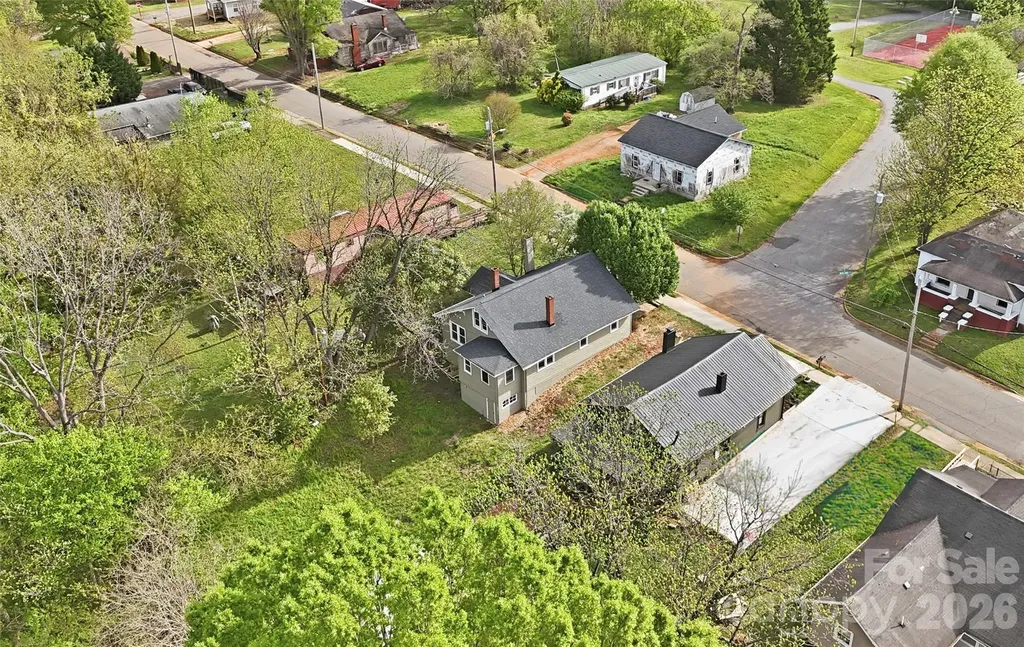 234 S Ervin Avenue Newton NC 28658