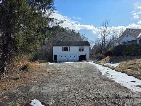 522 1st Avenue W Hendersonville NC 28739
