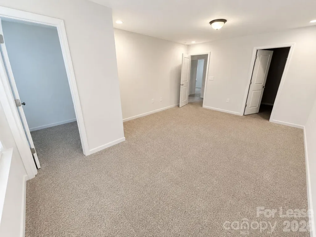 1144 Thayer Glen Court Charlotte NC 28213