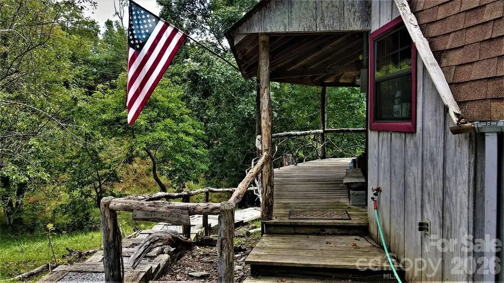 745 Broom Road Tuckasegee NC 28783