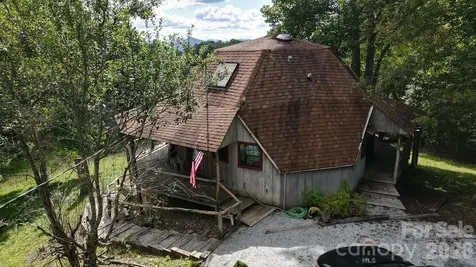 745 Broom Road Tuckasegee NC 28783