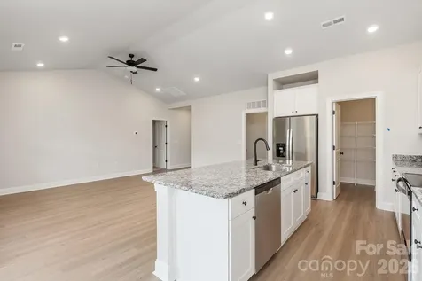 3626 Narrow Lane Charlotte NC 28215