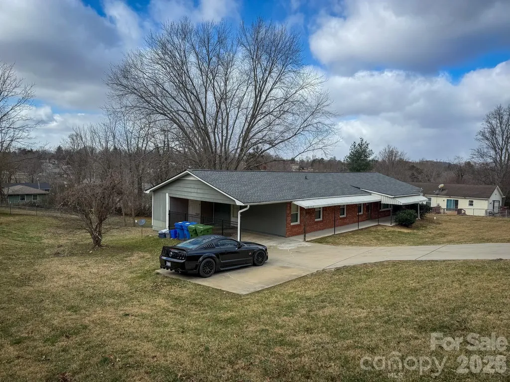 483 Caribou Road Asheville NC 28803
