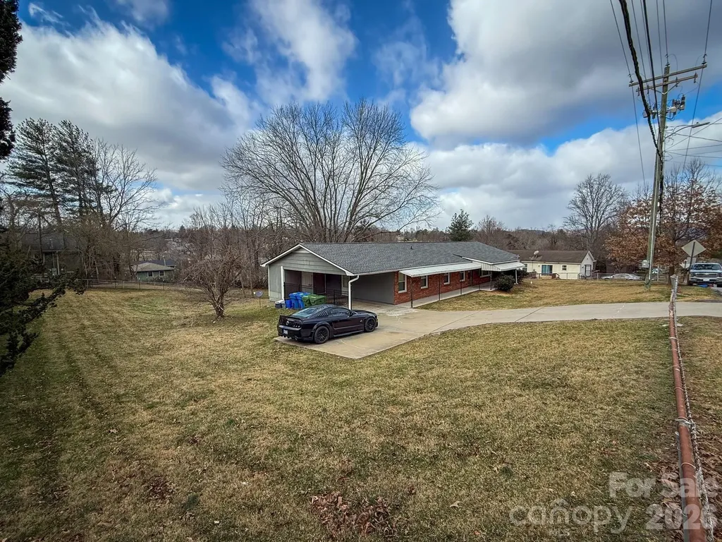 483 Caribou Road Asheville NC 28803