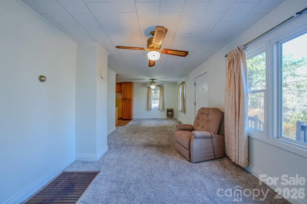 550 Saluda Street Hendersonville NC 28791