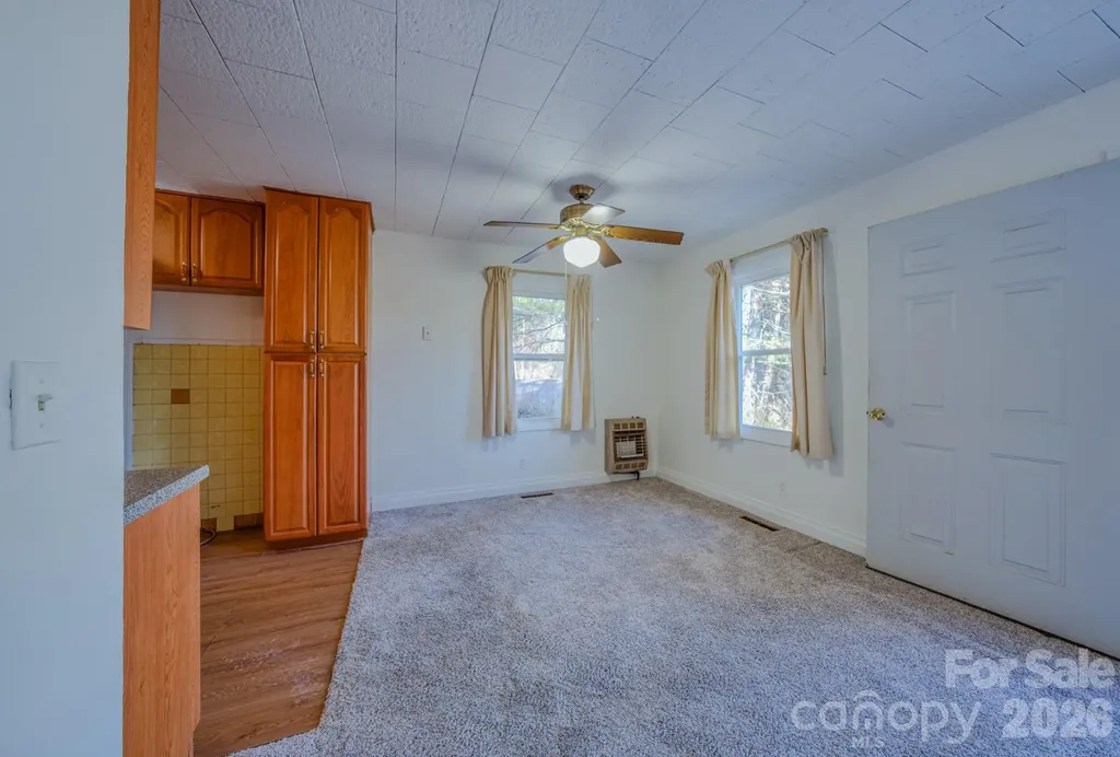 550 Saluda Street Hendersonville NC 28791