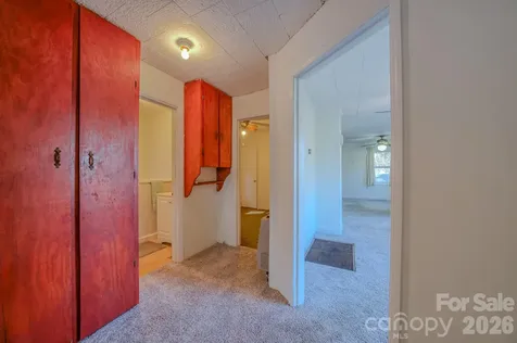 550 Saluda Street Hendersonville NC 28791