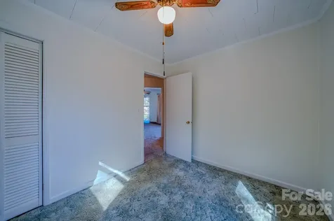 550 Saluda Street Hendersonville NC 28791